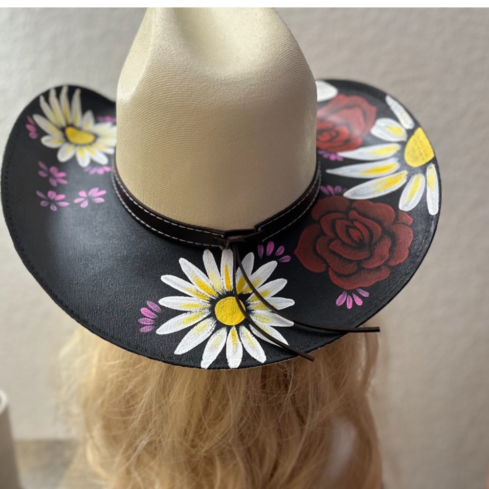 Artisanal cowboy hat with rhinestone hat band